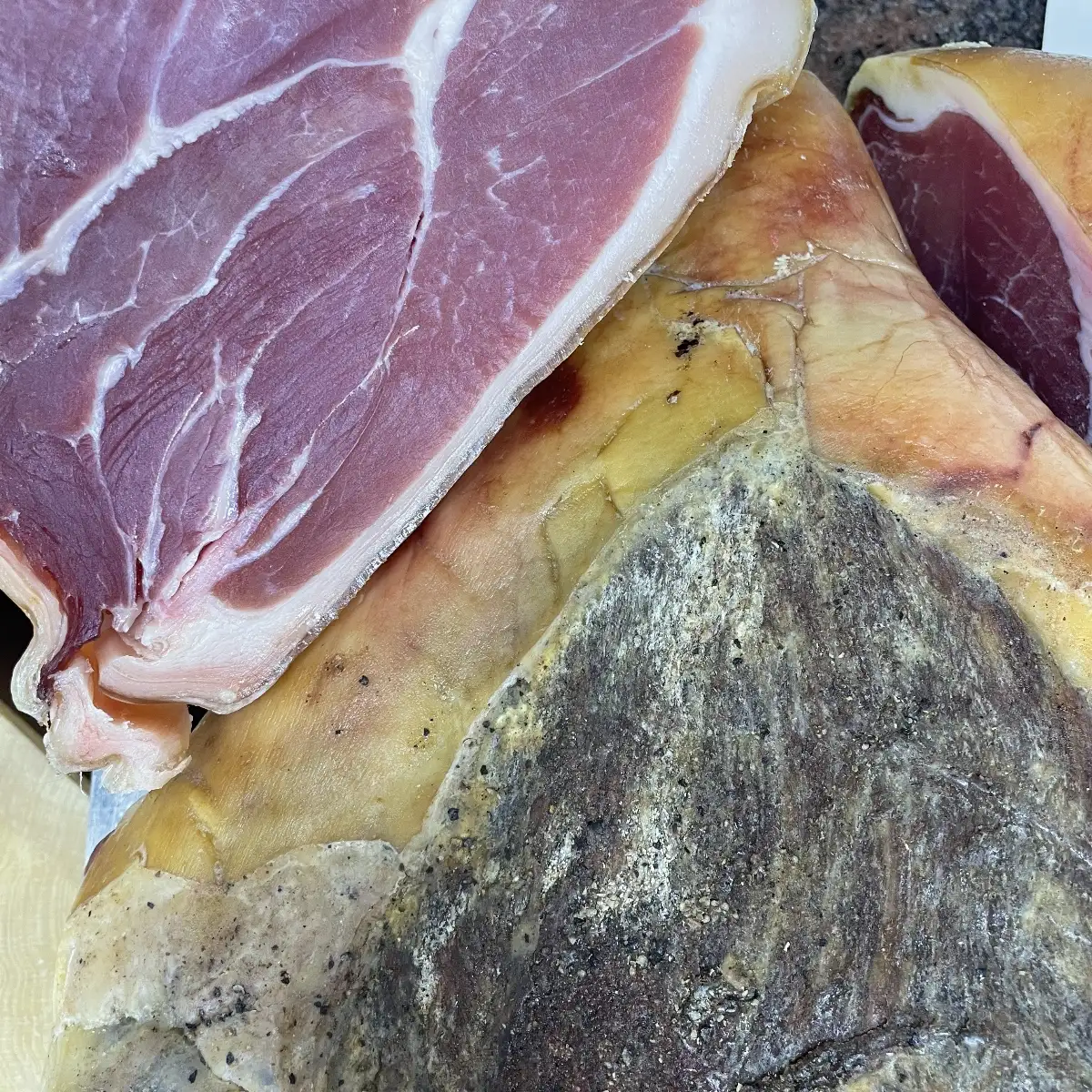Jambon cru d'Auvergne sans os